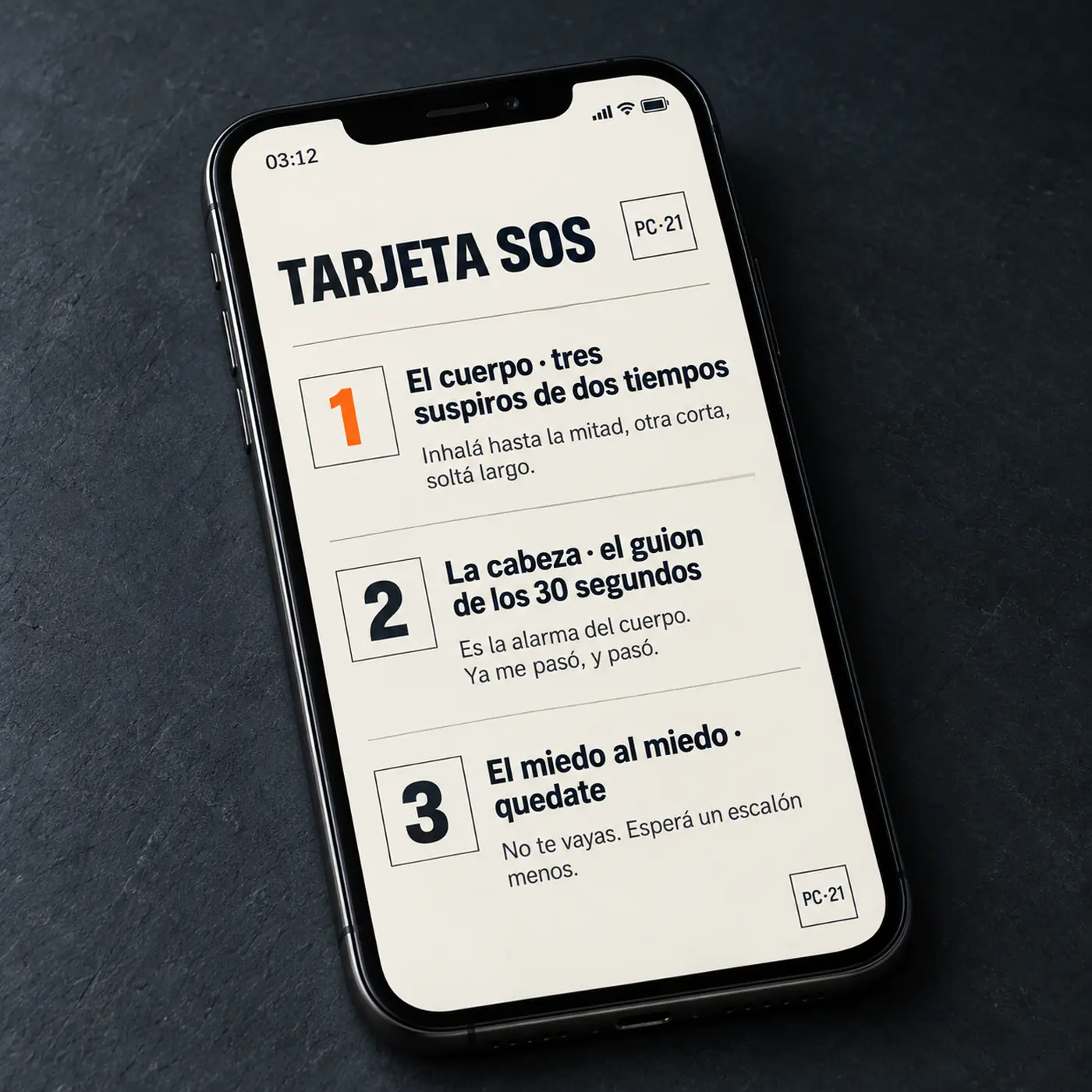 La Tarjeta SOS como fondo de pantalla de un celular apoyado sobre la mesa